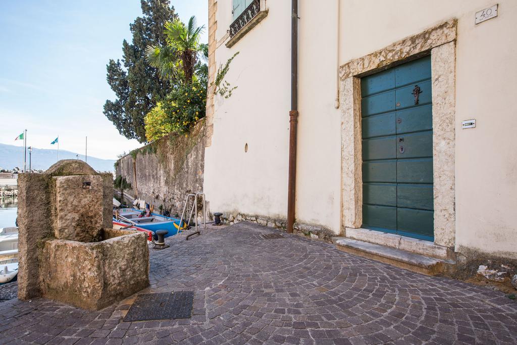 Il Batti apartment water front&private beach Toscolano-Maderno Esterno foto
