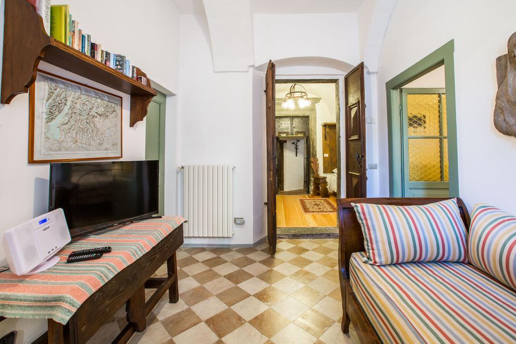 Il Batti apartment water front&private beach Toscolano-Maderno Esterno foto